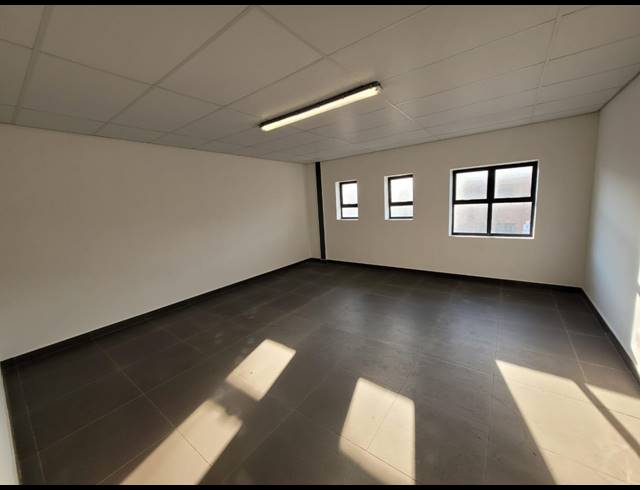 500M² WAREHOUSE TO LET IN KILLARNEY GARDENS